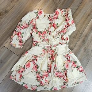 Brand olivaceous size M color white with flowers pink